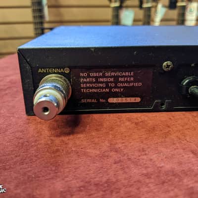 Samson CR-2 Concert TD Series DHF-FM Wireless Receiver Rackmount Used image 5