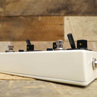 Walrus Audio Janus Tremolo/Fuzz with Joystick Controls 2021 (White) image 13