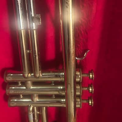 Buescher Aristocrat vintage 1964 trumpet with case image 4