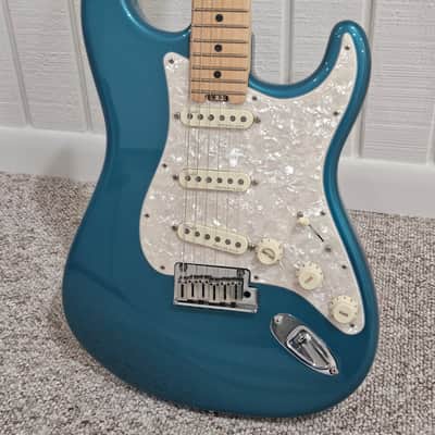 Fender American Elite Stratocaster with Maple Fretboard 2016 - 2019 - Ocean Turquoise Metallic image 1