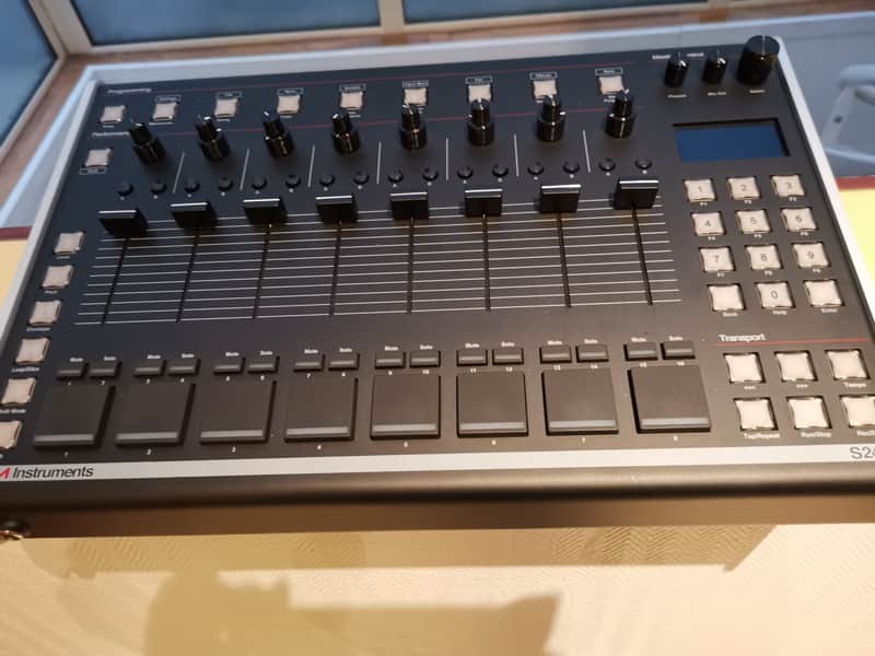 Isla Instruments S2400 like new - Mint condition image 1