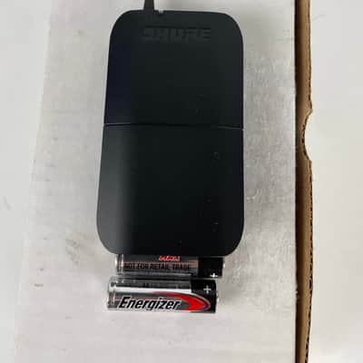 Shure BLX1 Bodypack Wireless Microphone Transmitter, J11 Band image 2