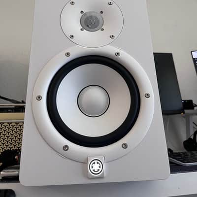 Yamaha HS7 6.5" Powered Studio Monitor (Single) 2015 - Present - White image 1