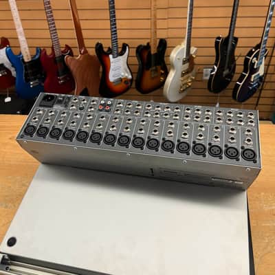 Mackie 1604-VLXZ3 16-Channel Rackmount Mixer Bild 5