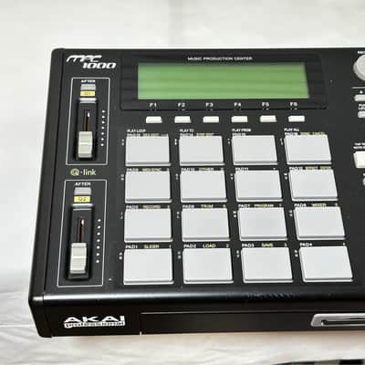 Akai MPC1000 Music Production Center image 6
