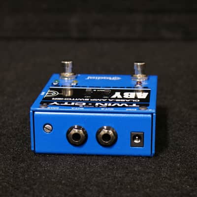Radial Engineering Tonebone Twin-City Bones ABY Amp Switcher image 3
