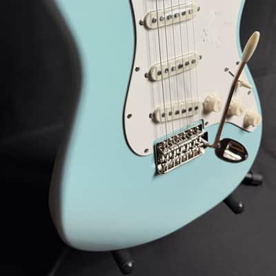 Squier FSR Classic Vibe 70's Stratocaster Electric Guitar Sonic Blue Finish (680) image 5