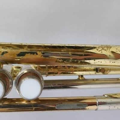 Yamaha YTR-2320 Trumpet Brass w/ case mouthpiece, Japan. Acceptable Condition image 4