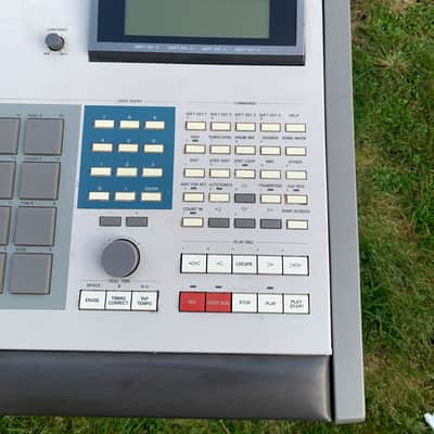 Akai MPC60 Integrated MIDI Sequencer and Drum Sampler 1988 - 1991 - Grey image 3