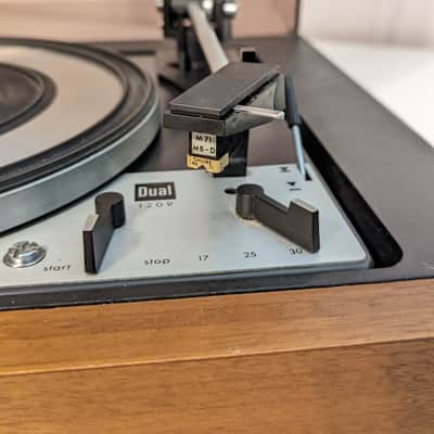​Dual 1209 Idler Drive Turntable - Serviced & Lubricated - w/ Shure M71 Cartridge & Dual TVV46 Preamp image 10