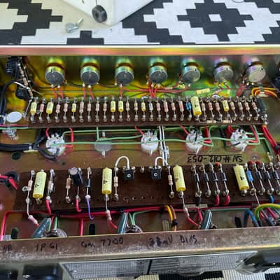 HiWatt HiWatt  DR201 and SE410115F Cab 2011 White image 17