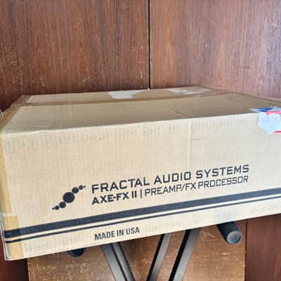 FRACTAL AUDIO SYSTEMS Axe-FX II PREAMP / FX PROCESSOR w/ box image 11