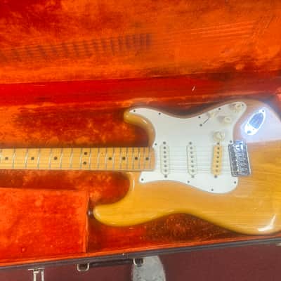 1975 Fender Stratocaster Natural Solid Body Electric Guitar, Serial #657426.. image 15