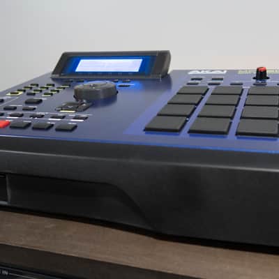 Custom Akai MPC 2000XL - 32MB RAM - CF Card Reader - NEW LCD + MORE image 4