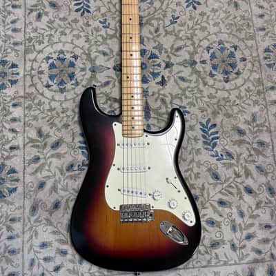 Fender  Stratocaster  2004 - Tobacco sunburst image 1