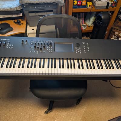 Yamaha MODX8+ 88-Key 16-Voice Synthesizer 2022 - Present - Black