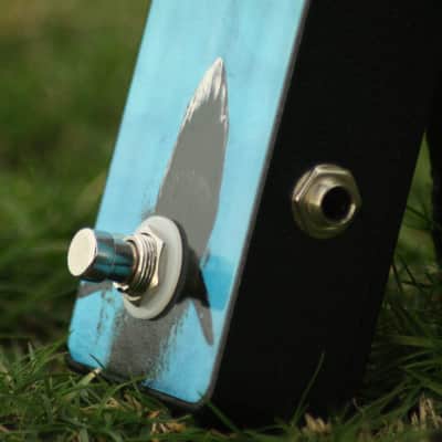 Millipede FX - Fuzz Guitar Pedal - 'Shark Bait 2' - Black / Blue image 3
