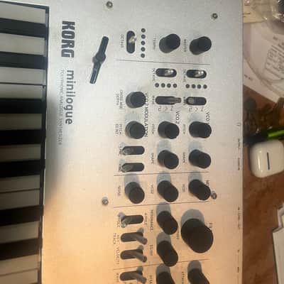 Korg Minilogue 4-Voice Polyphonic Analog Synthesizer 2016 - Present - Silver image 3