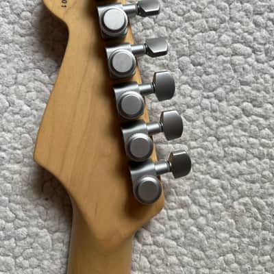 Fender Jeff Beck Artist Series Stratocaster with Hot Noiseless Pickups 2001 - Present - Olympic White image 14