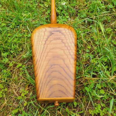 Georgian folk music instrument Panduri | String instrument Panduri | ფანდური | Fanduri image 9