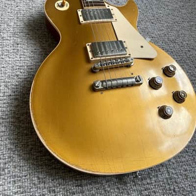 Gibson Les Paul Classic 2019 - Gold Top aged image 2