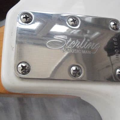 Musicman sub Ray 4 Sterling Arctic White Bass guitar Bild 7