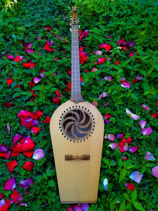 Georgian folk music instrument Panduri | String instrument Panduri | ფანდური | Fanduri image 1