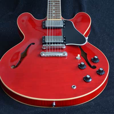 WEEKEND DEAL Gibson ES-335 made in USA 2006*20 years old semi acoustic in mint condition/one owner/frets 100%*lightweight=3,6kg*this beauty sounds/plays/looks really great*Gibson case made in Canada/not China*3290€ Bild 13