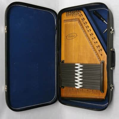 Vintage 1967-68 Oscar Schmidt Model OM-15 'Silvertone' 15-Chord Autoharp. image 1
