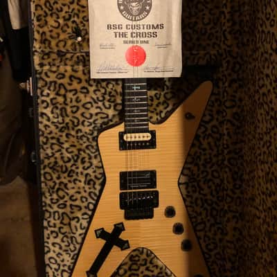 Washburn Dime BSG ‘The Cross’ with original Hardshell case and COA Boogiestreet ‘the cross’ 2005-2006 - Maple flame top image 2
