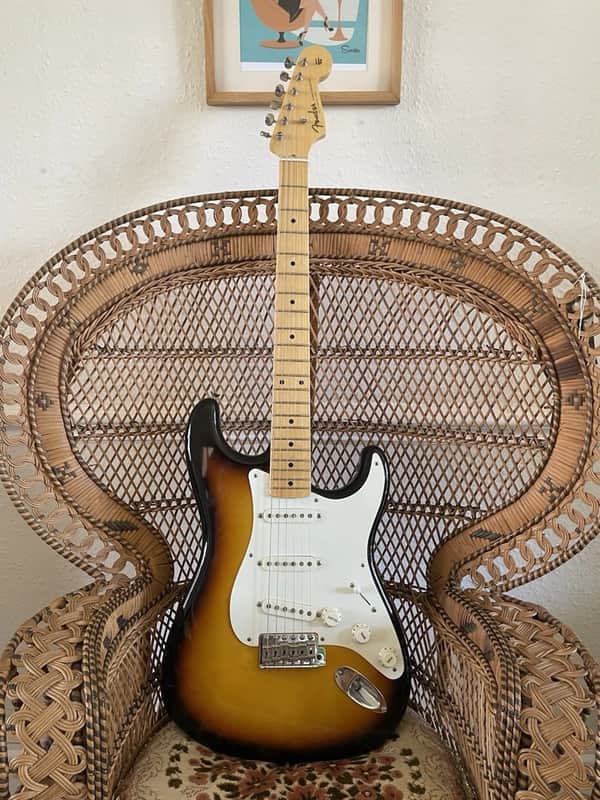 Fender American Vintage '59 Stratocaster with Maple Fretboard 2013 - 2017 - 3-Color Sunburst