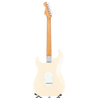 Fender Certified Pre-Owned Vintera II '60s Stratocaster, Rosewood Fingerboard RW, Olympic White (E7) (74183) image 6