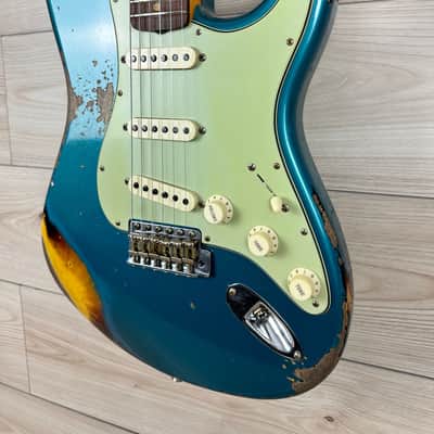 Fender Custom Shop 1961 Stratocaster Heavy Relic Aged Ocean Turquoise over 3-Color Sunburst image 5