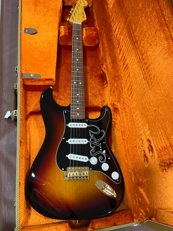 Fender Stevie Ray Vaughan Stratocaster with Pau Ferro Fretboard 2010 - Present 3-Color Sunburst