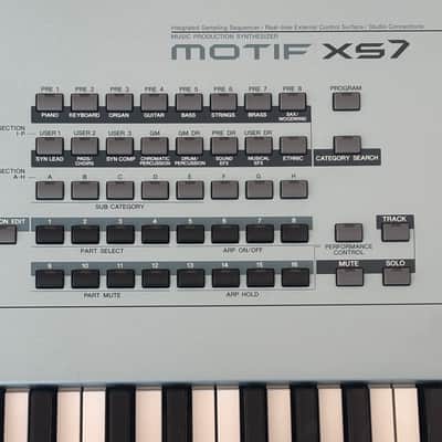 YAMAHA MOTIF XS7