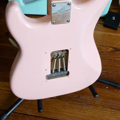‘21 Fender Player Stratocaster with Maple Fretboard Shell Pink image 7