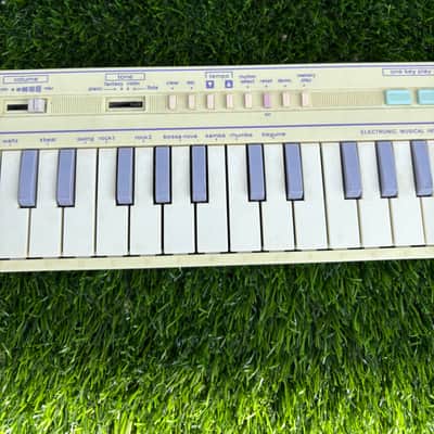 Casio PT-1 29-Key Mini Synthesizer 1982 - 1988 - Pastels-Cream image 4