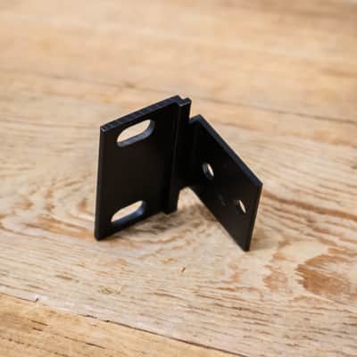 DBX Single Rack Ear for 163x/263x/363x/463x/563x Mount Bracket U283834 image 3