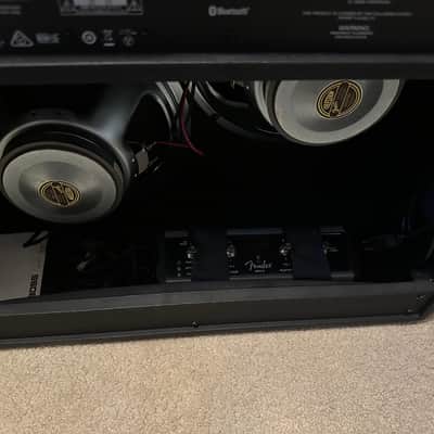 Fender Mustang GT 200 200-Watt 2x12"  2017 - 2018 - Black image 3