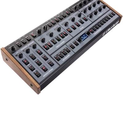 OBERHEIM OB-X8M Synthétiseur analogique polyphonique 8 voix / Version desktop image 2