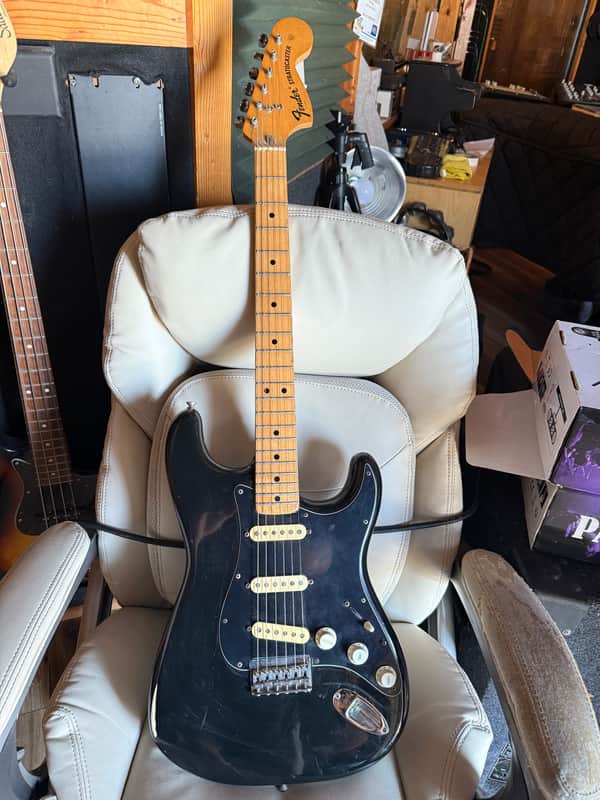 Fender Stratocaster 1976 - Black image 1
