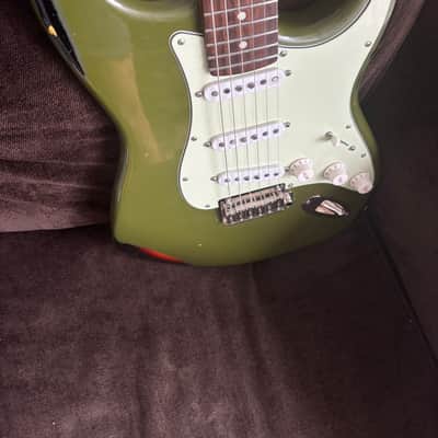 MJT Stratocaster 2024 - Olive Drab over 3 tone Sunburst image 5