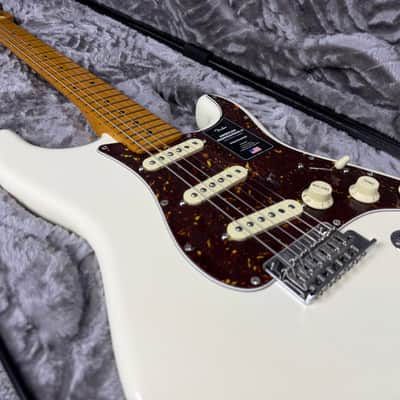 Fender American Professional II Stratocaster in Olympic White w/ Deluxe Hardcase image 14