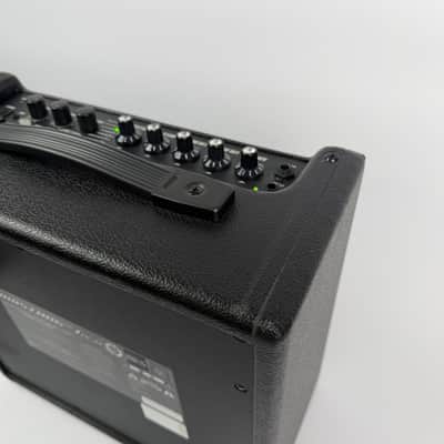 Fender Mustang I V.2 2015 - Black with silver/gray cloth image 11