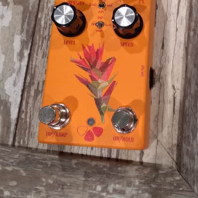 Flower Pedals Castilleja Phaser MINT w/ box & accessories image 2