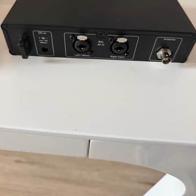 Sennheiser XSW IEM Wireless In-ear Monitor System Bundle - A Band image 4