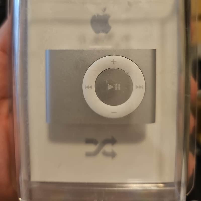 2008 Apple iPod shuffle 1GB MB226LL/A MP3 Player in Original P…