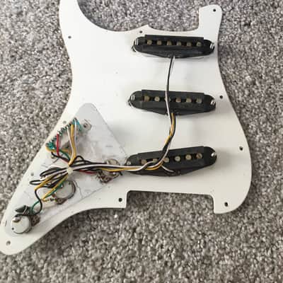 Squier Affinity pre-wired pickguard White image 2