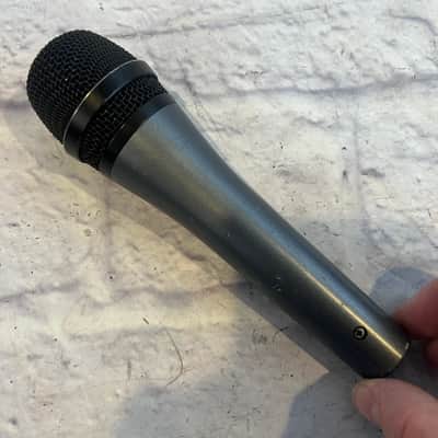 Sennheiser E835 Dynamic Vocal Microphone image 5