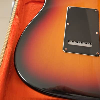 Fender Stevie Ray Vaughan Stratocaster with Pau Ferro Fretboard 2003/04 - 3-Color Sunburst image 11